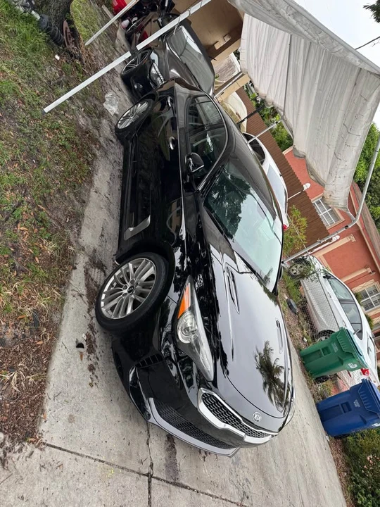 2018 Kia Stinger - Image 2 of 20