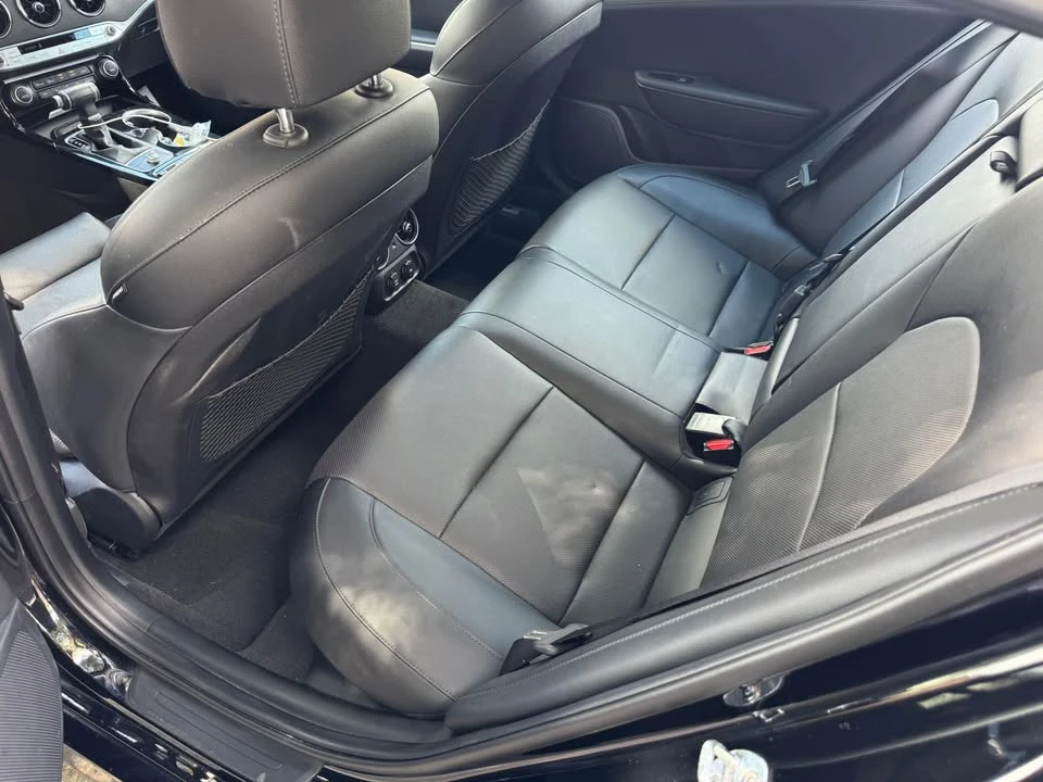 2018 Kia Stinger - Image 13 of 20