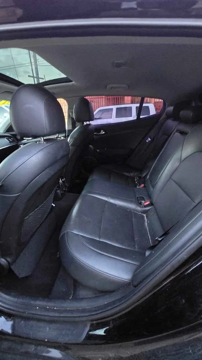 2018 Kia Stinger - Image 12 of 14