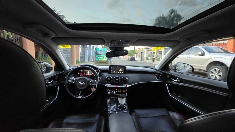 2018 Kia Stinger - Image 3 of 14