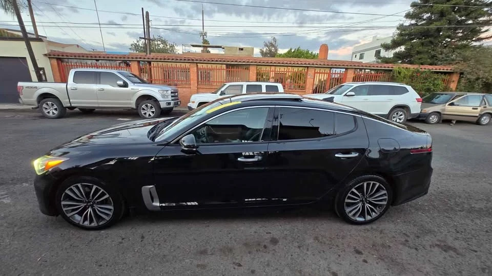 2018 Kia Stinger - Image 5 of 10