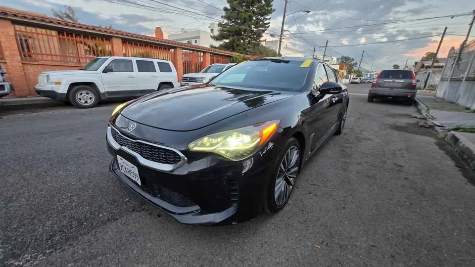 2018 Kia Stinger - Image 3 of 10
