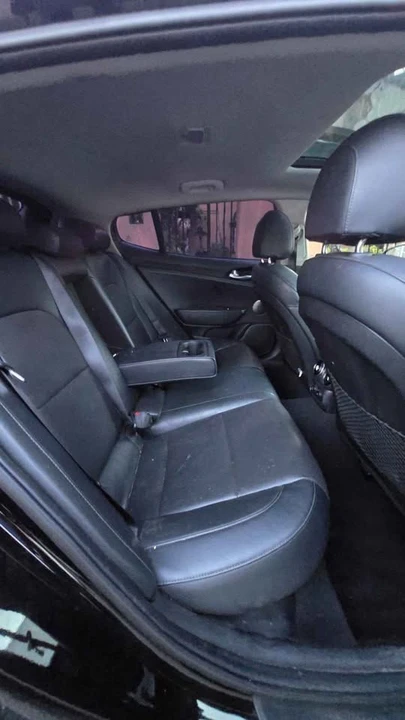 2018 Kia Stinger - Image 8 of 10