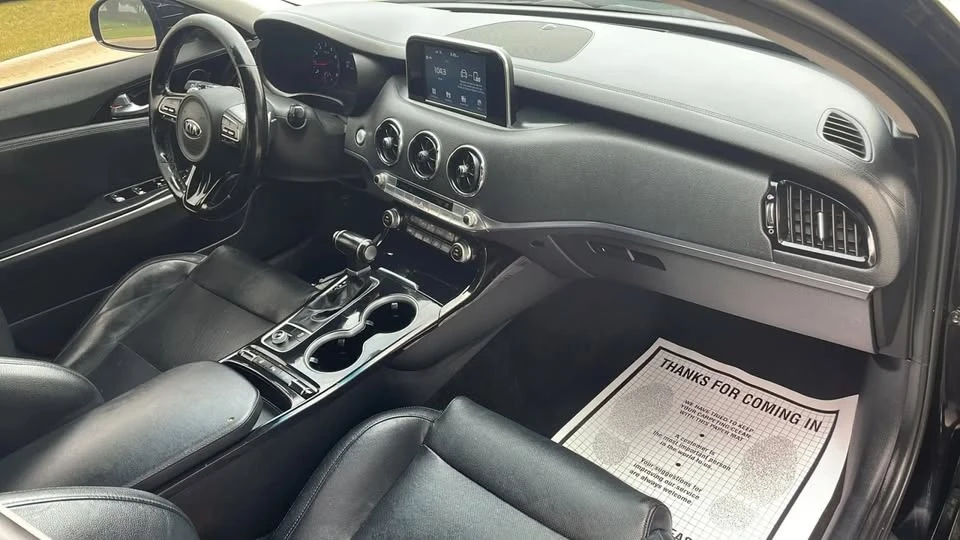 2018 Kia Stinger - Image 17 of 20
