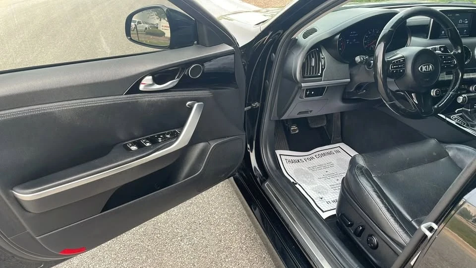 2018 Kia Stinger - Image 10 of 20