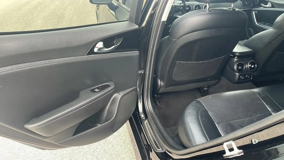 2018 Kia Stinger - Image 13 of 20