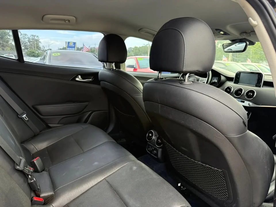 2018 Kia Stinger - Image 16 of 19
