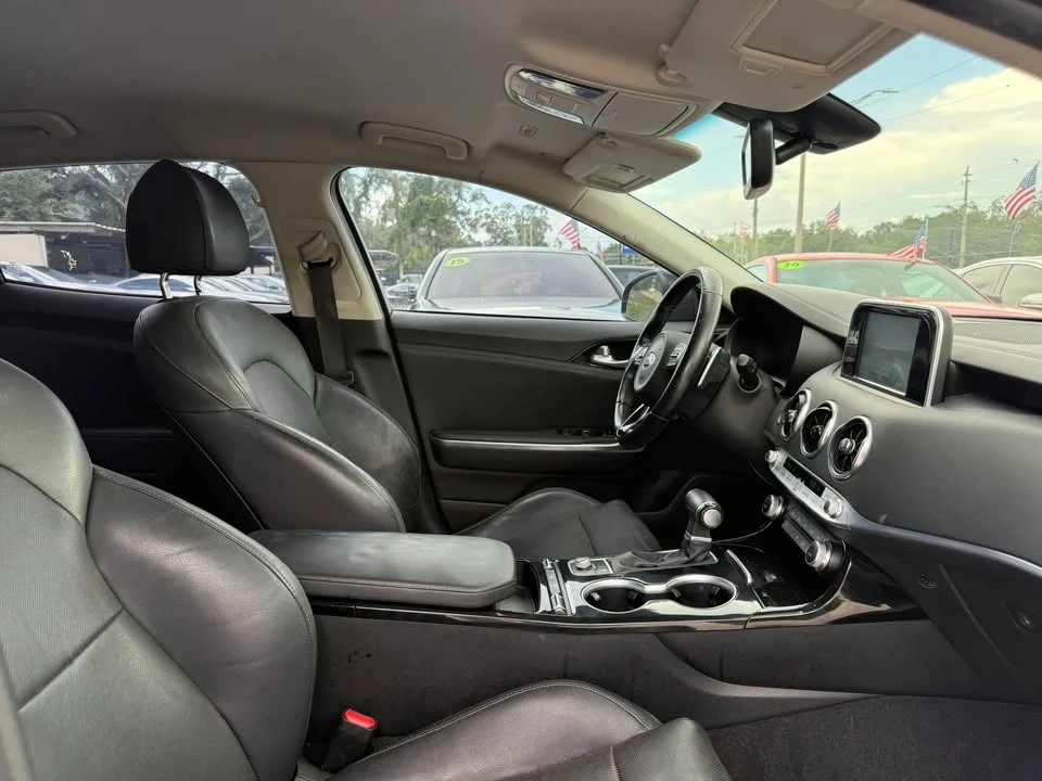 2018 Kia Stinger - Image 14 of 19