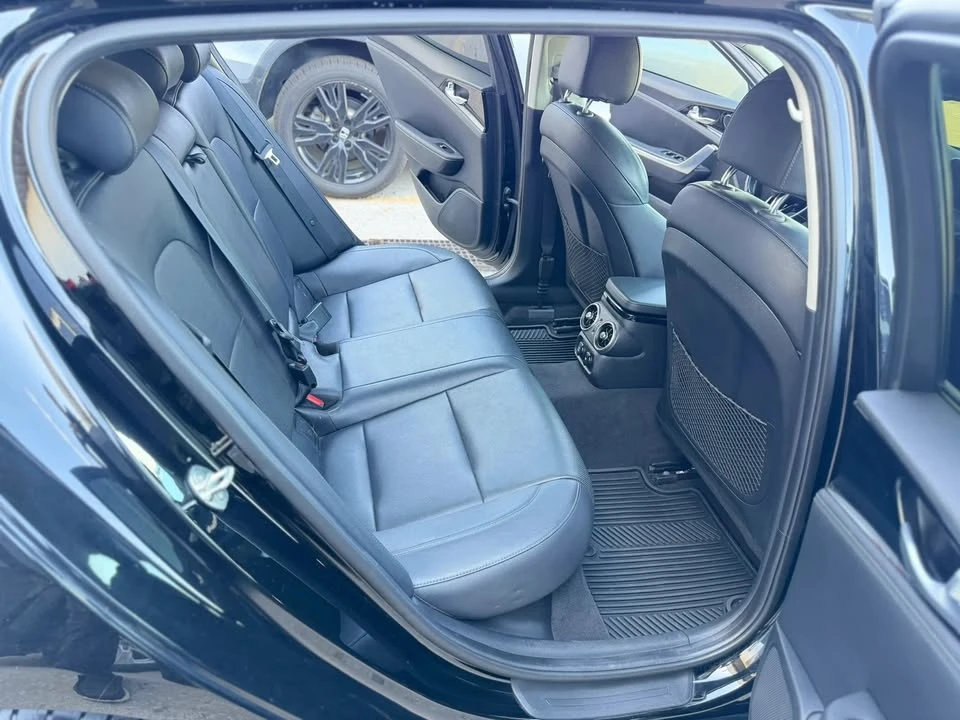 2018 Kia Stinger - Image 14 of 20