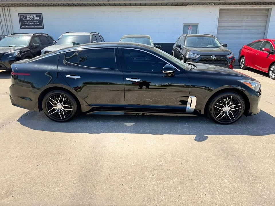 2018 Kia Stinger - Image 3 of 20