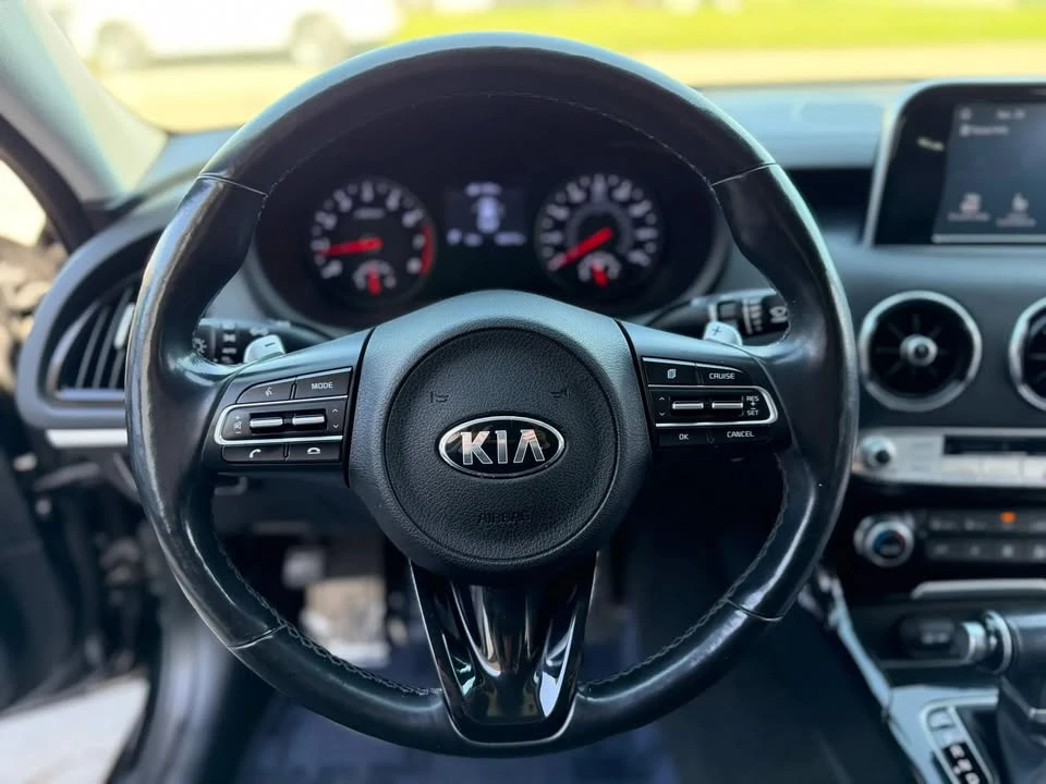 2018 Kia Stinger - Image 17 of 20
