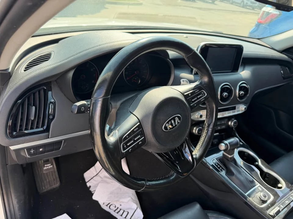 2018 Kia Stinger - Image 2 of 8