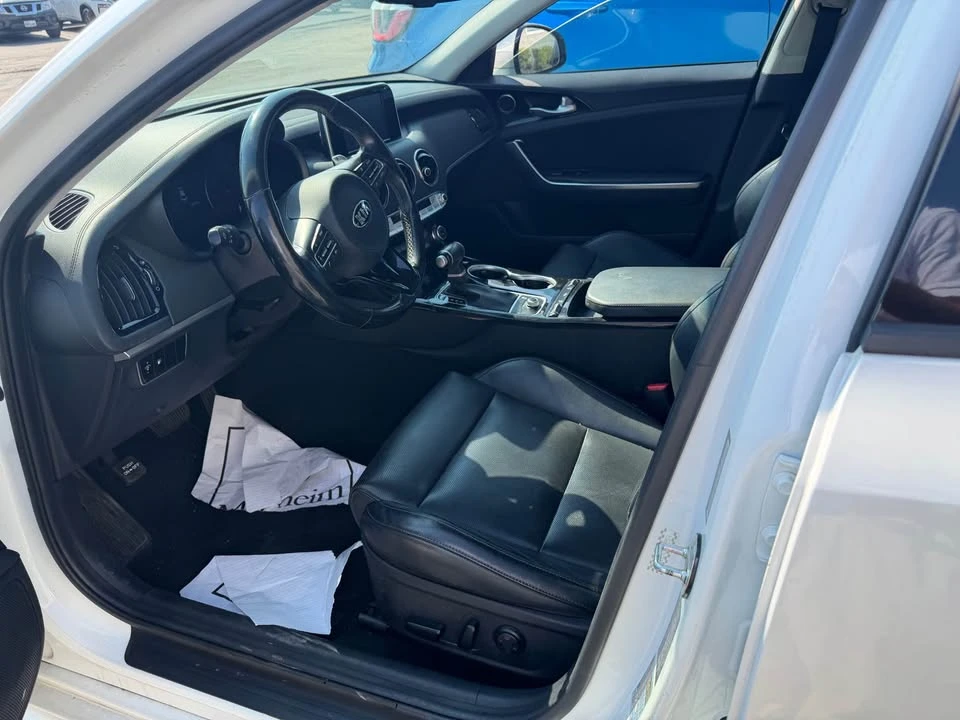 2018 Kia Stinger - Image 3 of 8