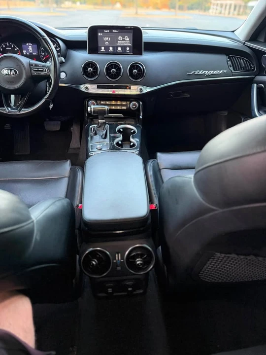 2018 Kia Stinger - Image 9 of 13
