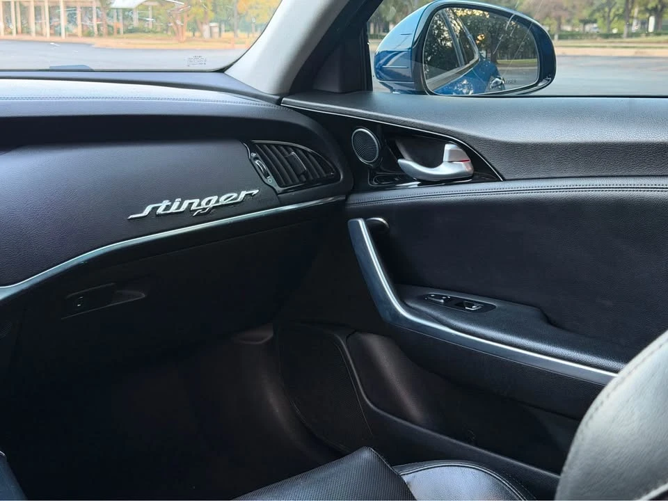 2018 Kia Stinger - Image 11 of 13