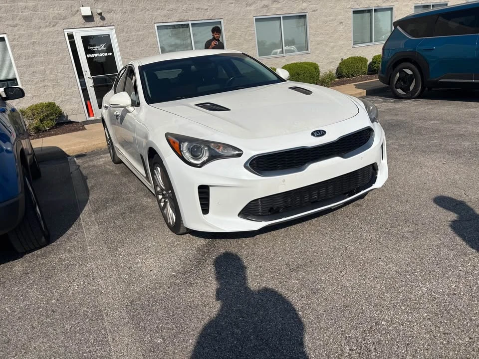 2018 Kia Stinger - Image 2 of 7
