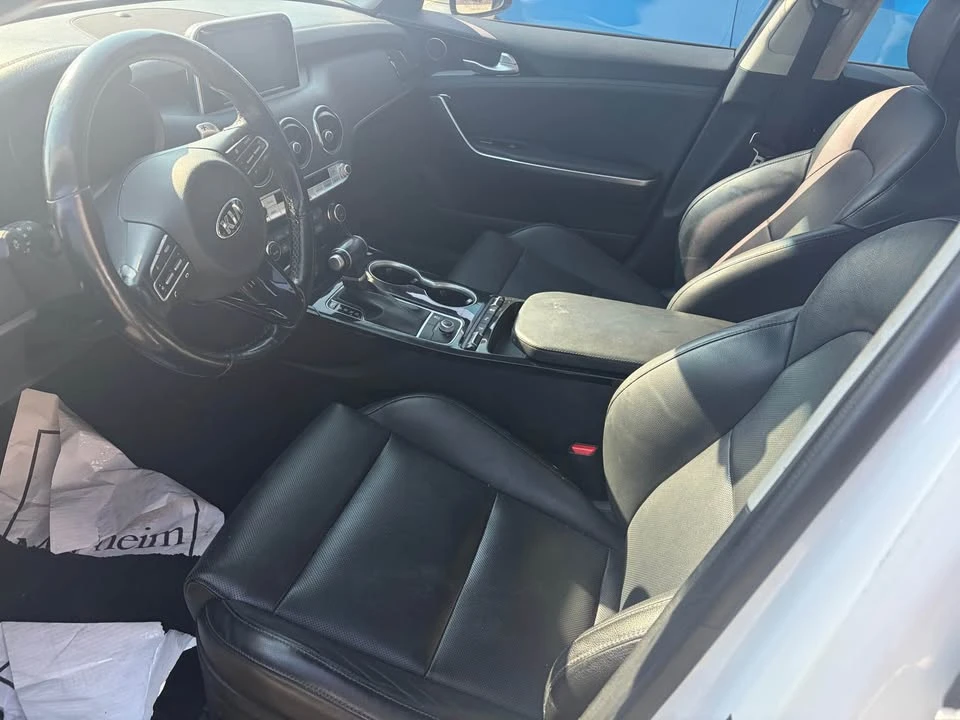 2018 Kia Stinger - Image 8 of 9