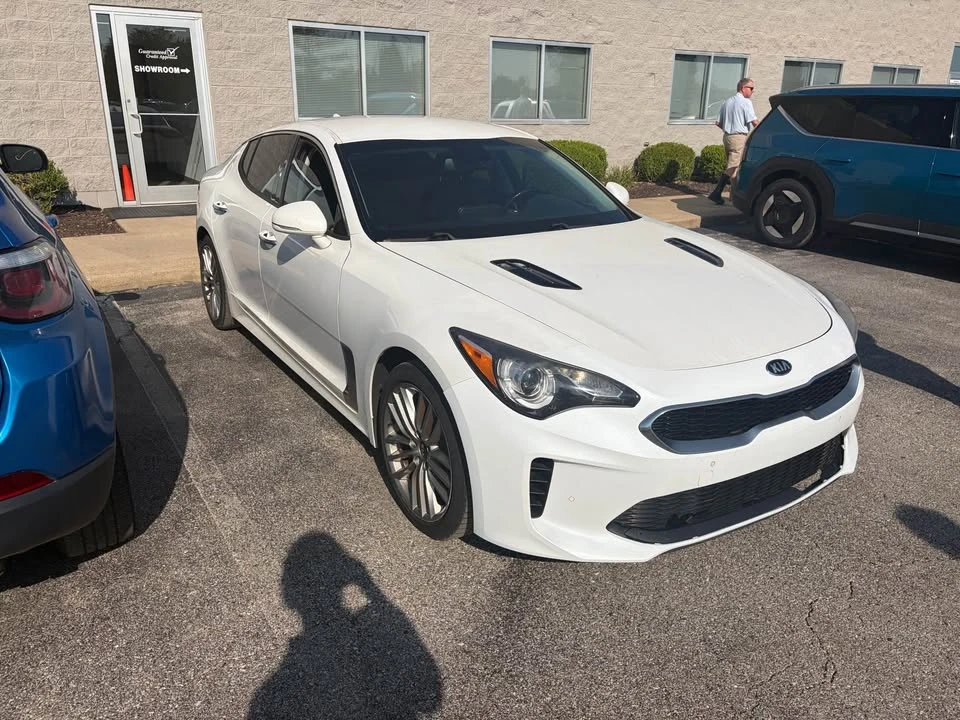2018 Kia Stinger - Image 2 of 9