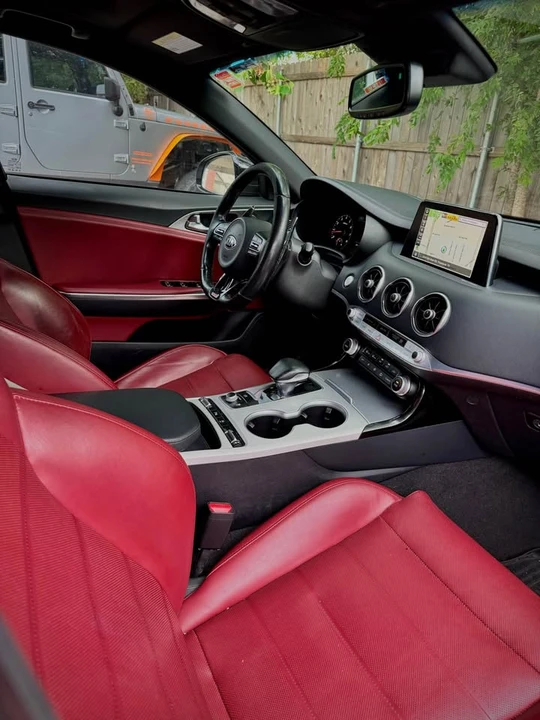 2018 Kia Stinger - Image 8 of 11