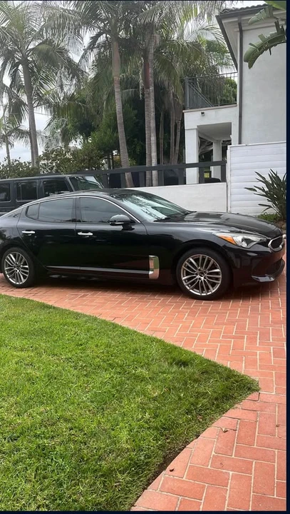 2018 Kia Stinger - Image 2 of 6