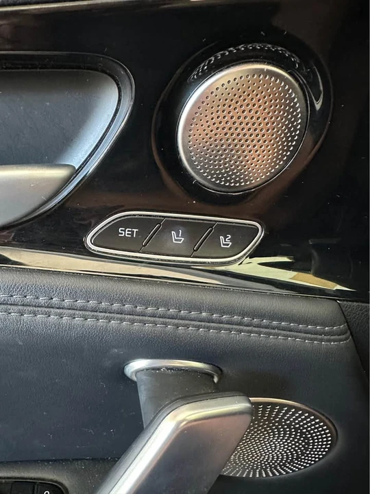 2018 Kia Stinger - Image 10 of 20
