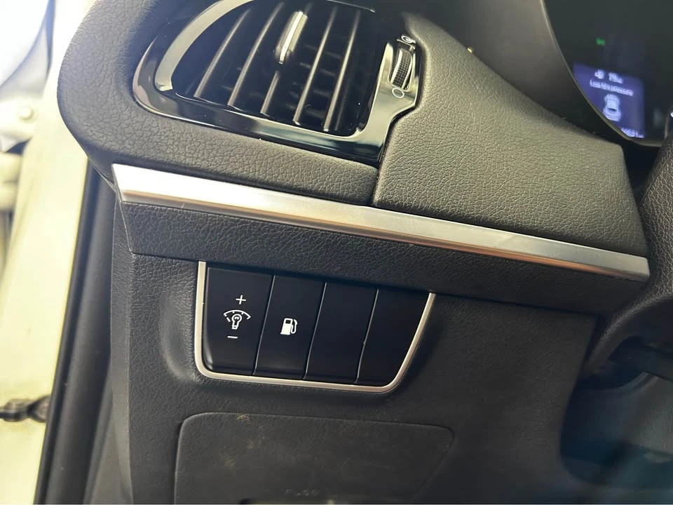 2018 Kia Stinger - Image 9 of 13