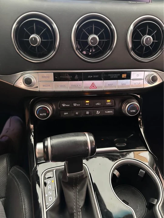 2018 Kia Stinger - Image 7 of 20