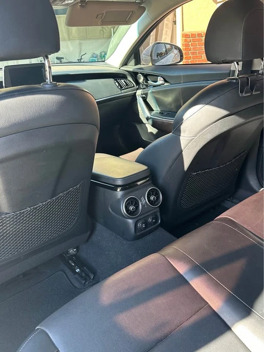 2018 Kia Stinger - Image 6 of 20