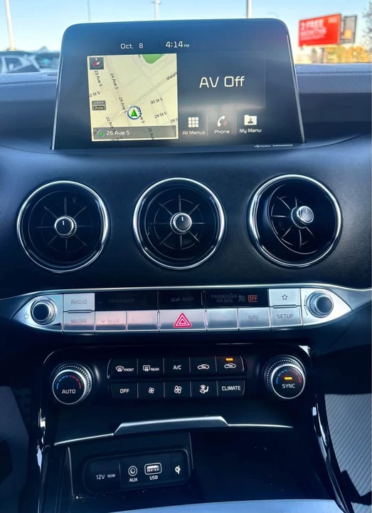 2018 Kia Stinger - Image 9 of 11