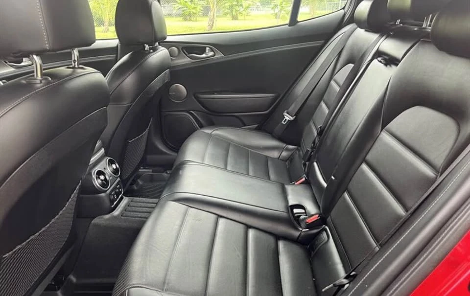 2018 Kia Stinger - Image 9 of 16