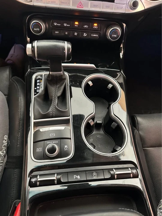 2018 Kia Stinger - Image 8 of 20