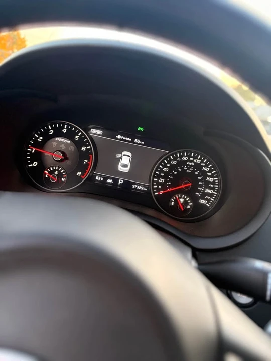 2018 Kia Stinger - Image 6 of 8