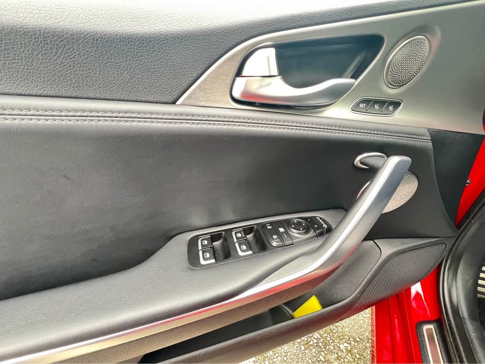 2018 Kia Stinger - Image 7 of 13