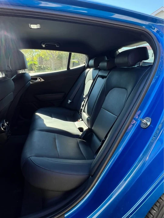 2018 Kia Stinger - Image 11 of 13