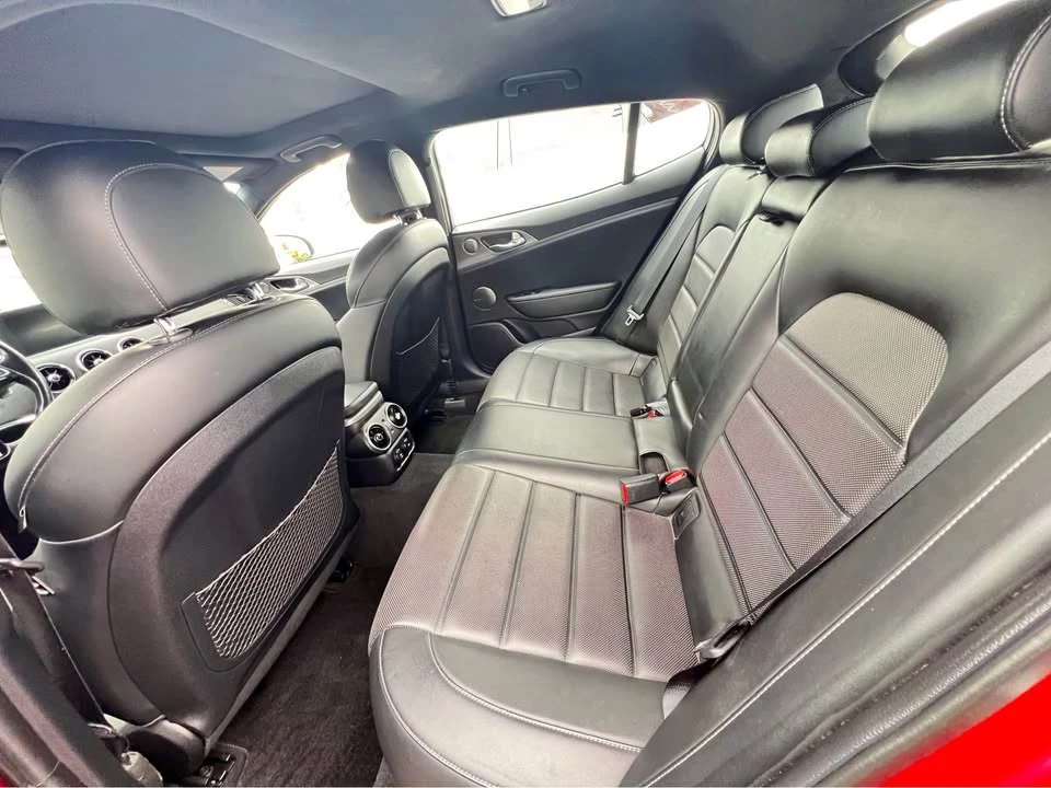 2018 Kia Stinger - Image 6 of 13