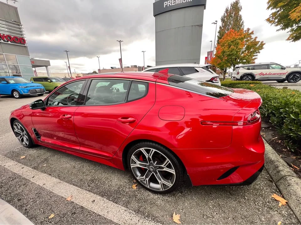 2018 Kia Stinger - Image 2 of 13