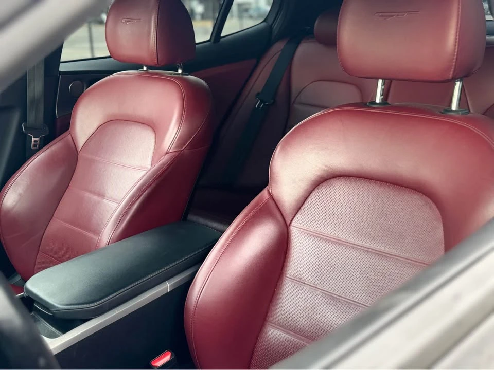 2018 Kia Stinger - Image 15 of 18