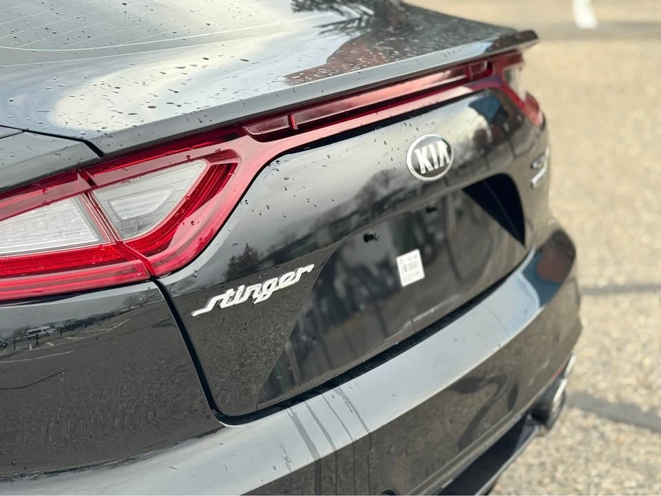 2018 Kia Stinger - Image 10 of 18
