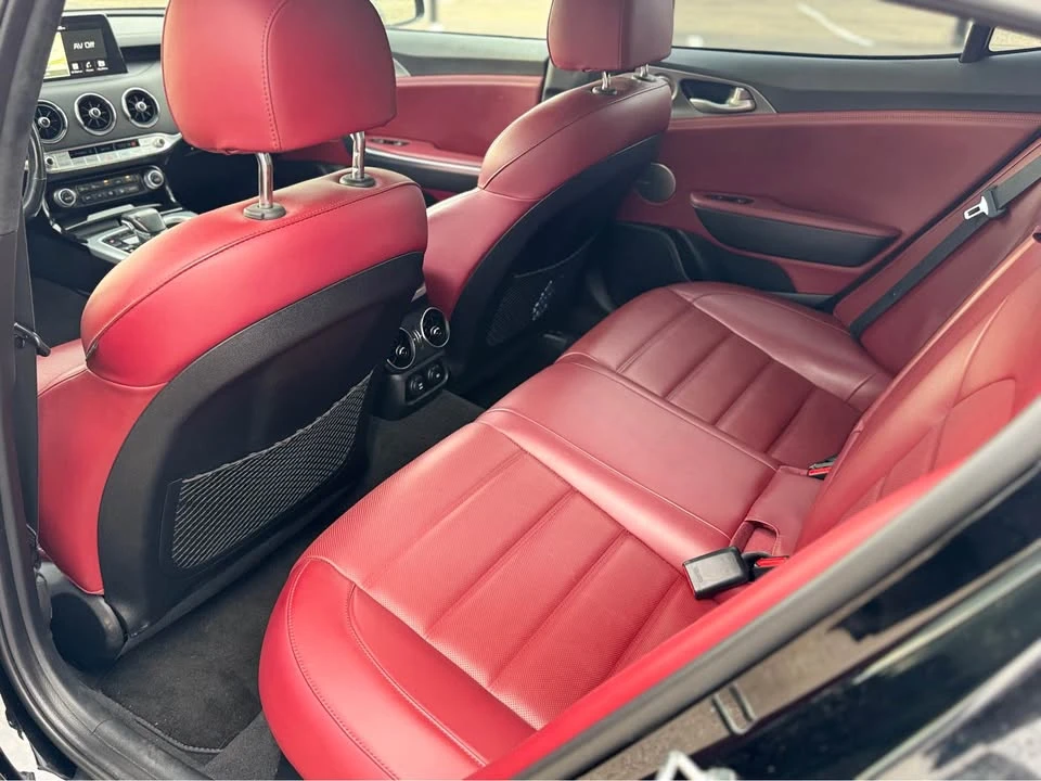 2018 Kia Stinger - Image 16 of 18