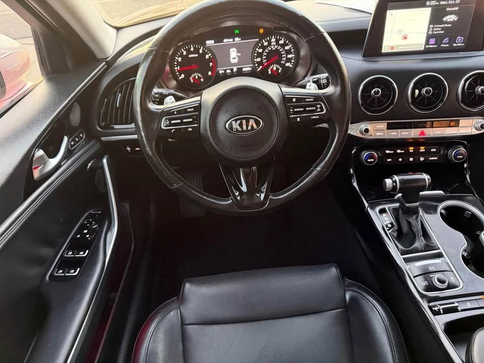 2018 Kia Stinger - Image 12 of 20