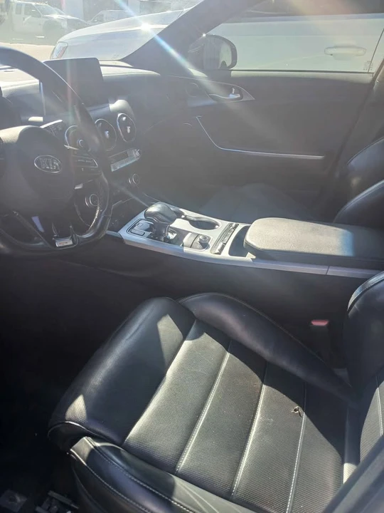 2018 Kia Stinger - Image 6 of 9