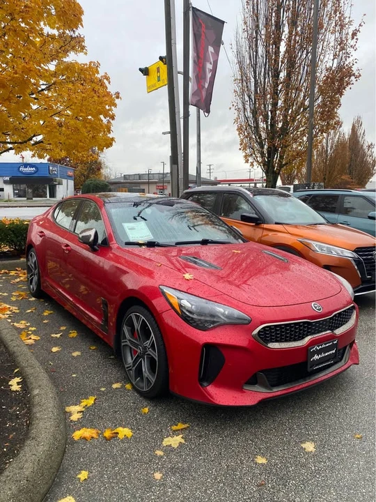 2018 Kia Stinger - Image 2 of 9