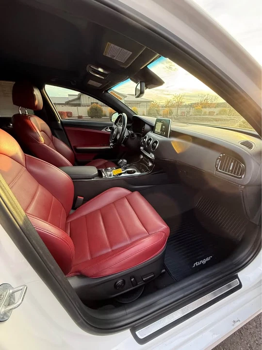 2018 Kia Stinger - Image 6 of 15
