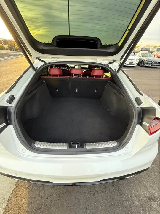 2018 Kia Stinger - Image 8 of 15