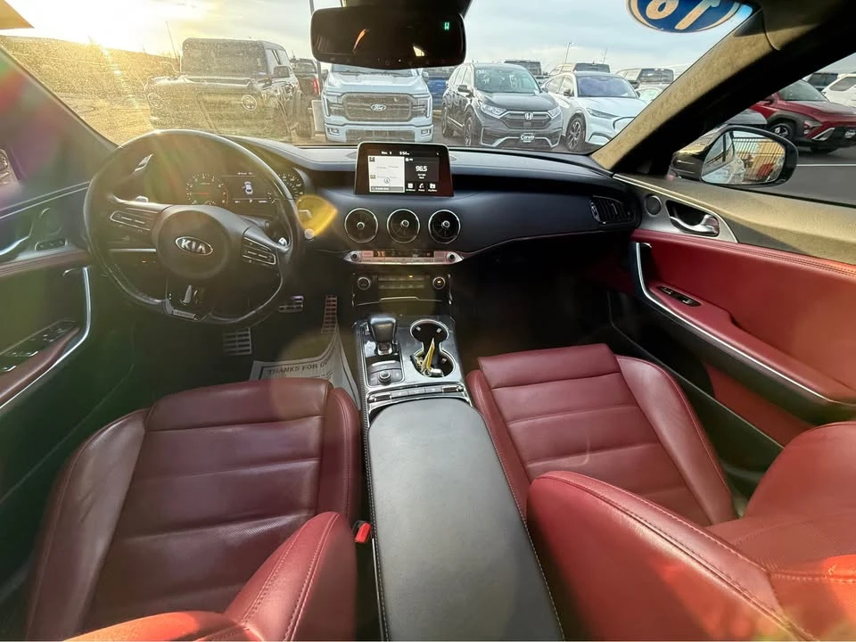 2018 Kia Stinger - Image 10 of 15
