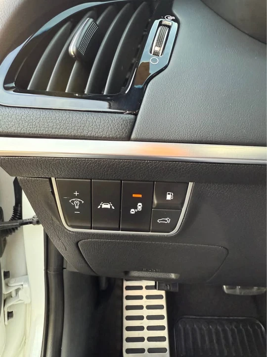 2018 Kia Stinger - Image 14 of 15