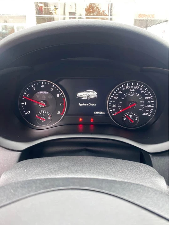 2018 Kia Stinger - Image 5 of 9
