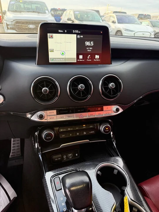 2018 Kia Stinger - Image 12 of 15