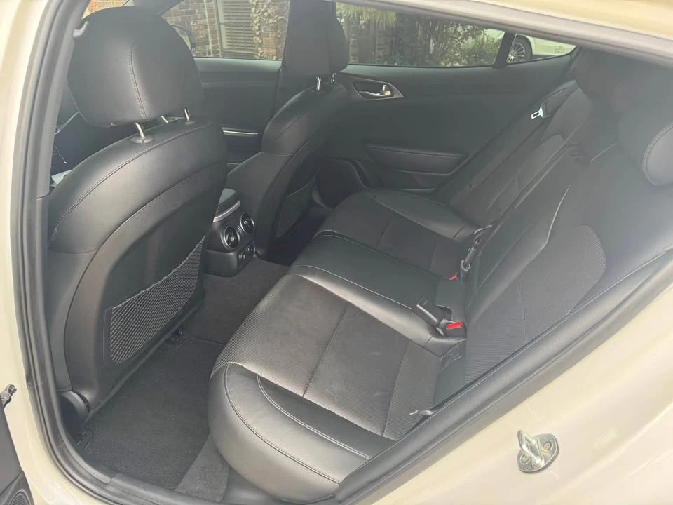 2018 Kia Stinger - Image 10 of 17