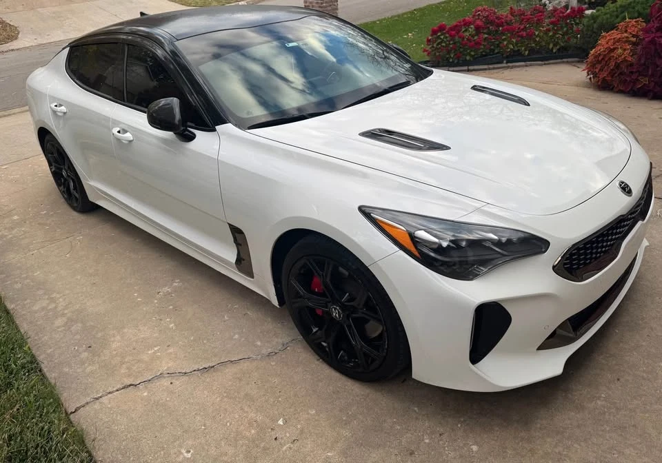 2018 Kia Stinger - Image 2 of 17